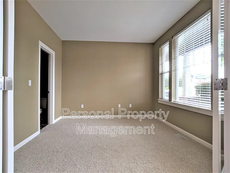 10405 NE 98th Ave — Photo 3