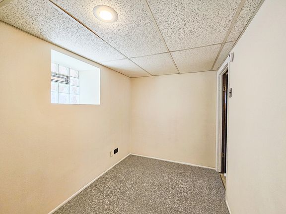 5th image of 1042 W Grace St #G