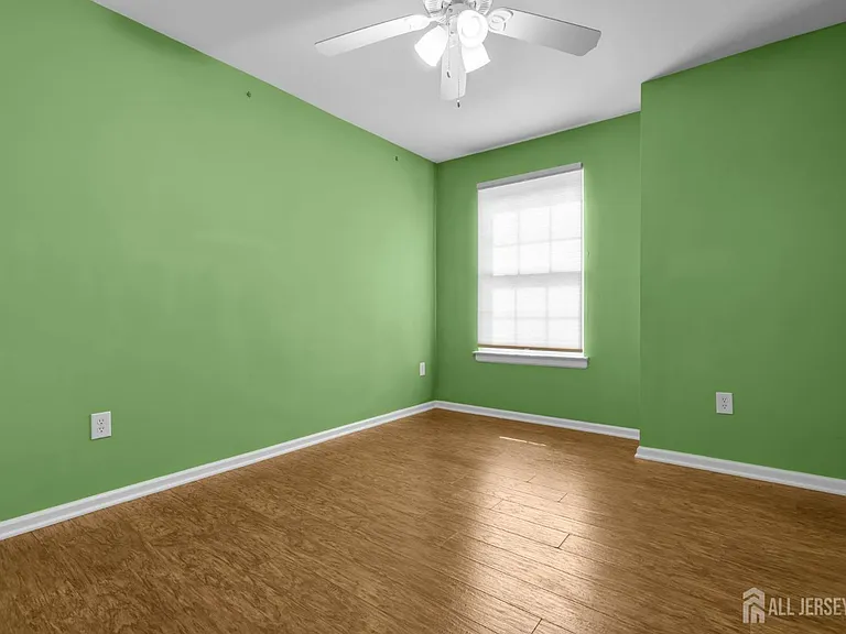 19 Delavan Ct — Photo 29