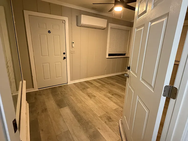 1404 Paula Dr — Photo 15
