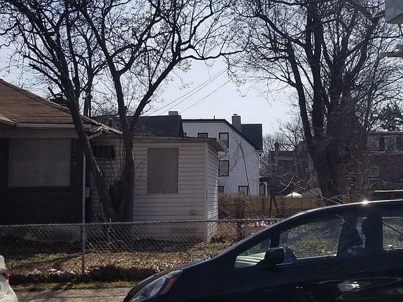2nd image of 205 Park Ave