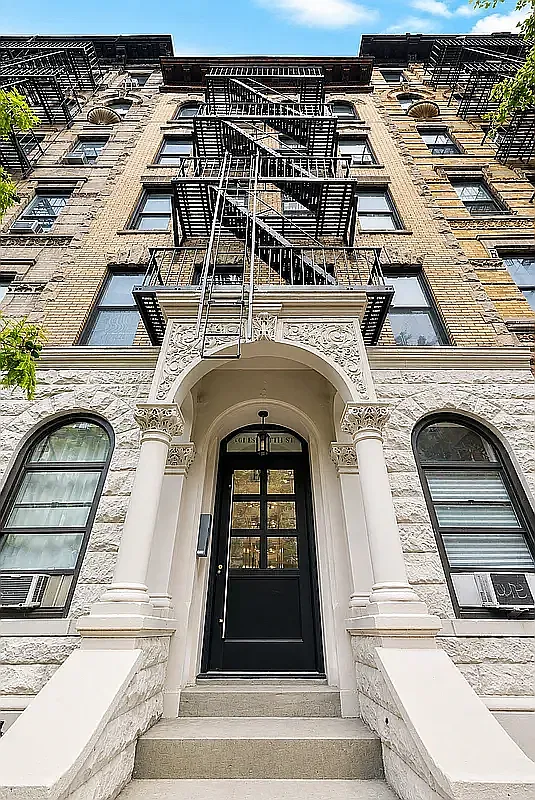 61 E 7th St — Photo 4