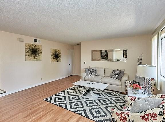3rd image of 1214 Huntington Dr Unit C