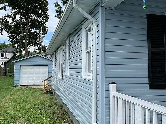 4th image of 1121 Lomax St