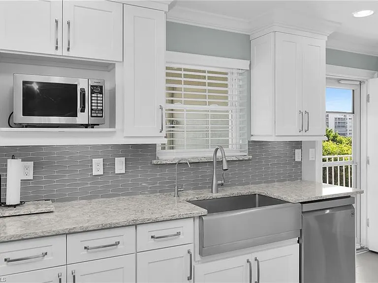 1020 Swallow Ave #302 — Photo 13