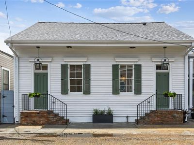 2421 Rousseau St, New Orleans, LA, 70130