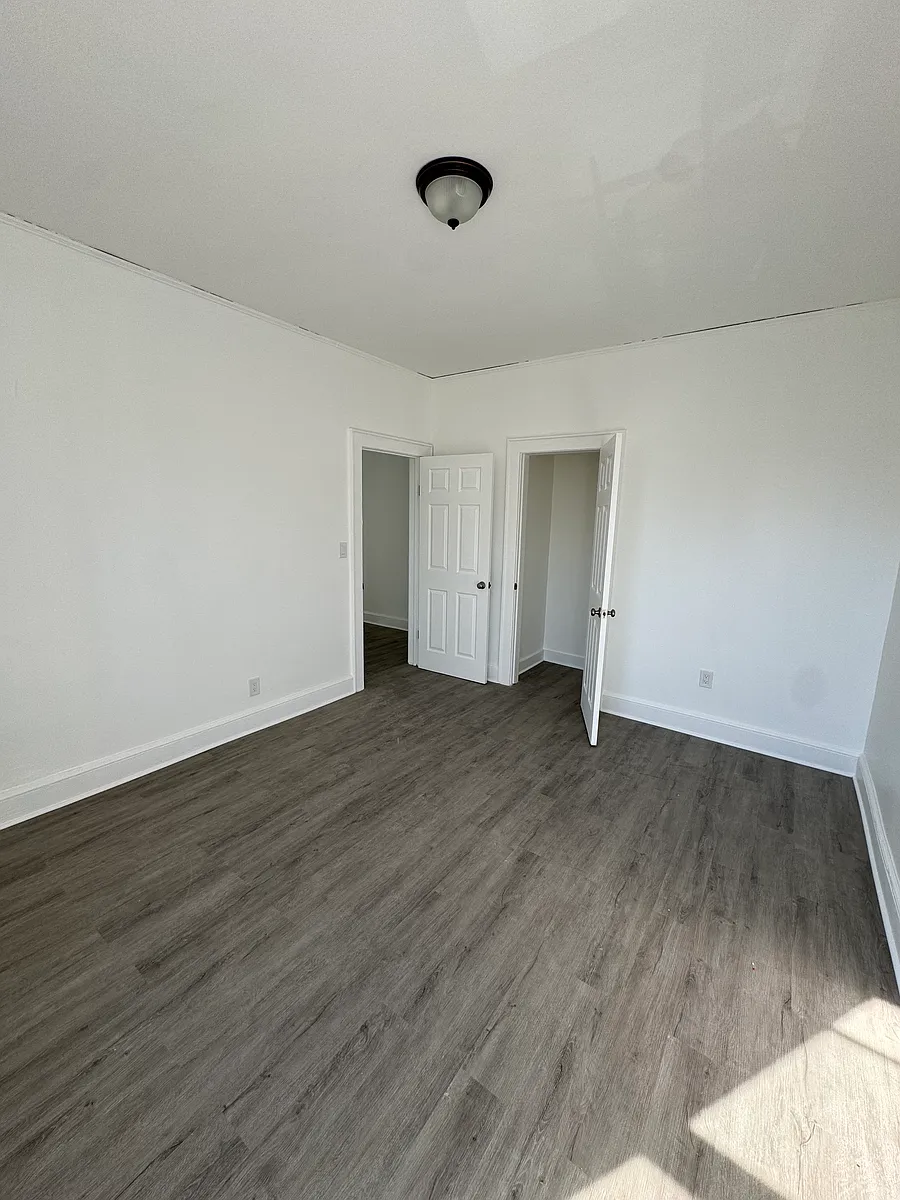 Building Photo - 170 Elmora Ave #8