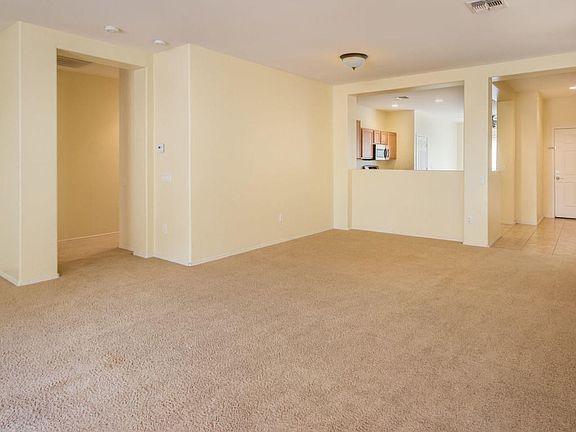 3rd image of 824 W Calle Valenciana