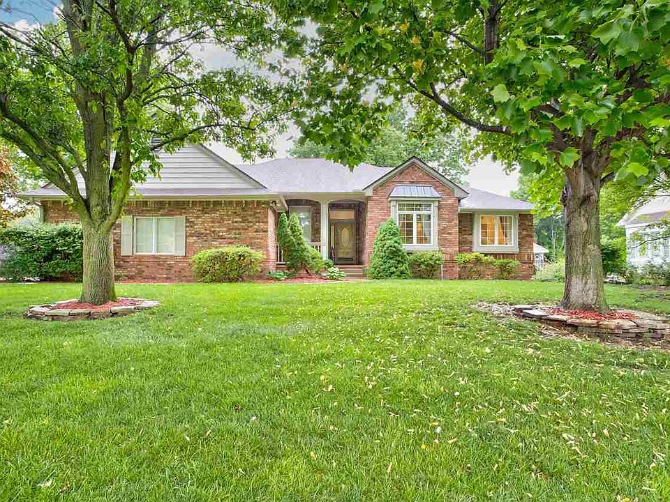 1st image of 1845 Terrace Dr