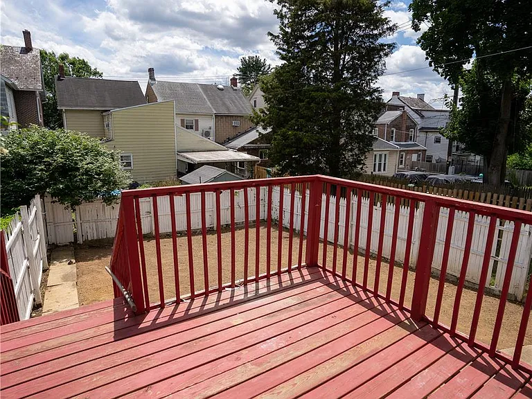 128 E Spruce St — Photo 15