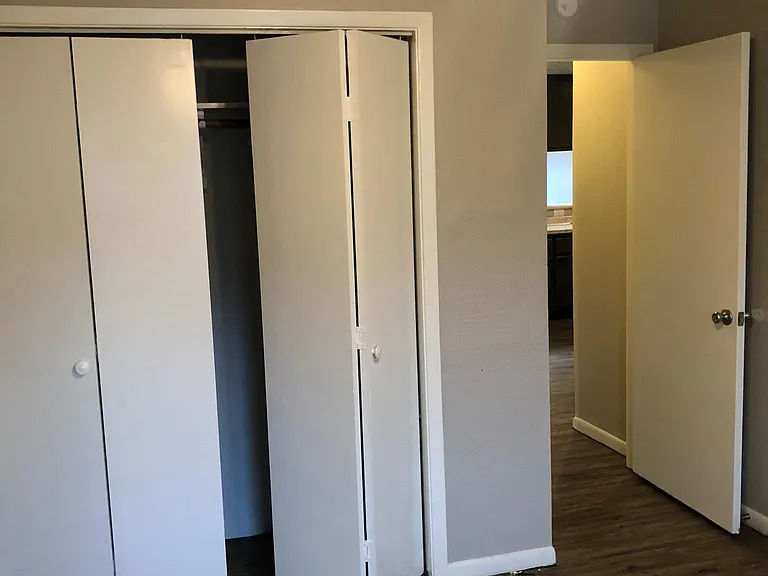 212 Versailles St — Photo 14