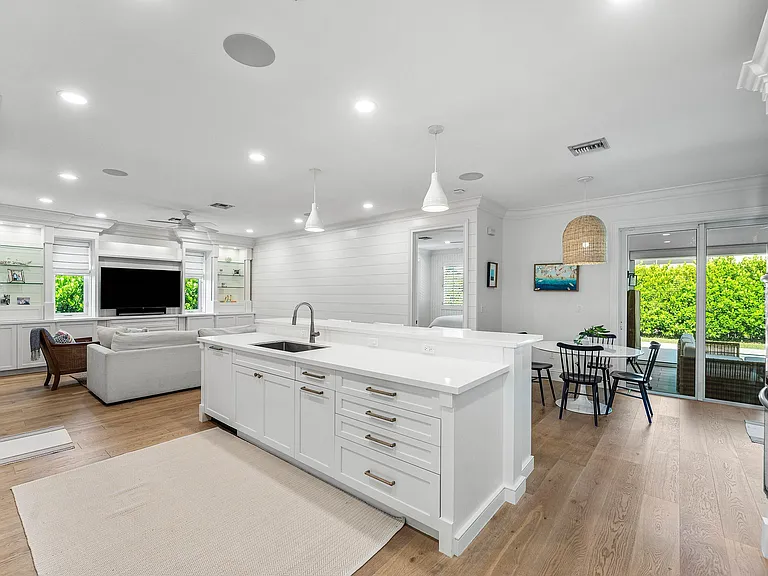 1022 Walnut Ter — Photo 15