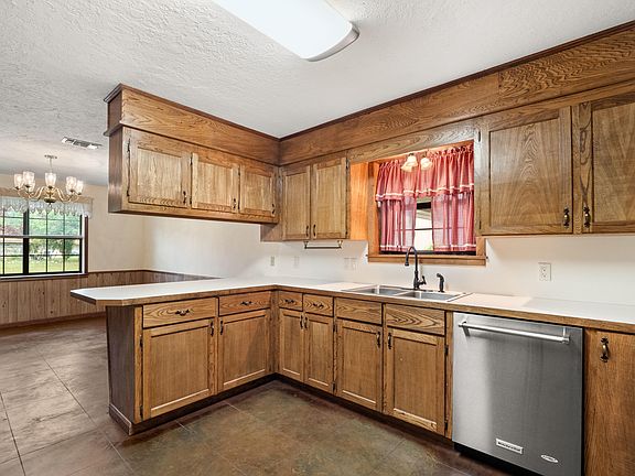 4th image of 2535 Piedmont Dr