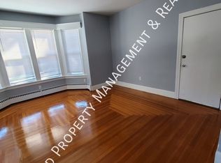 30 Bellevue Ave APT 1, Woonsocket, RI 02895