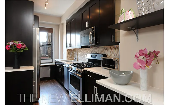 Sold by Douglas Elliman | media 27