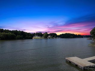 128 Winding Shore Rd, Troutman, NC 28166