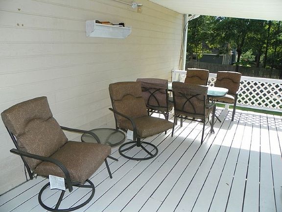 4th image of 126 Blackhawk Cir