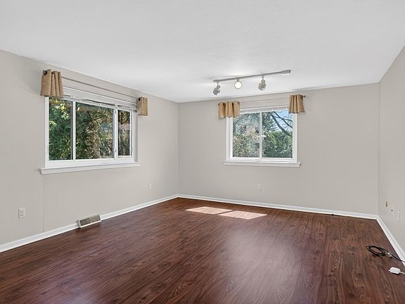 5th image of 41 Leland Farm Rd Unit 41