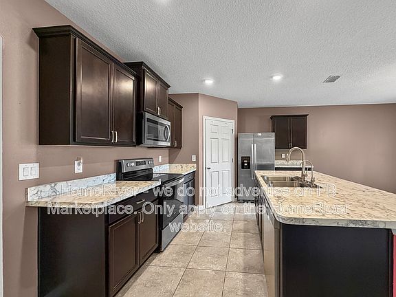 2nd image of 1402 SW Crest Ave