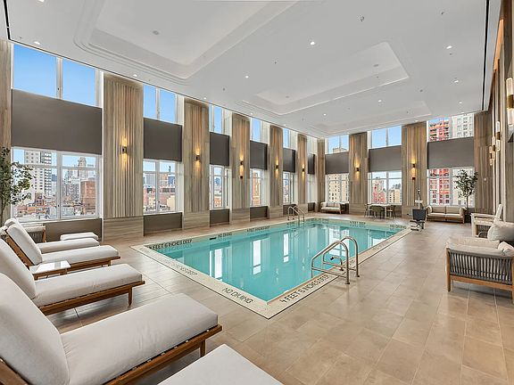 4th image of 250 E 83rd St #10C