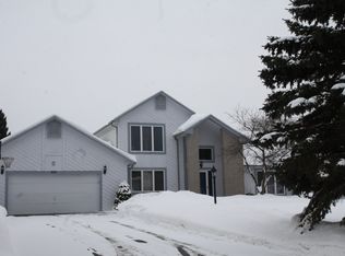 375 Thrushwood Ln, Webster, NY 14580