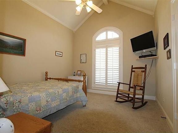 3rd image of 1132 Castle Bluff Cir