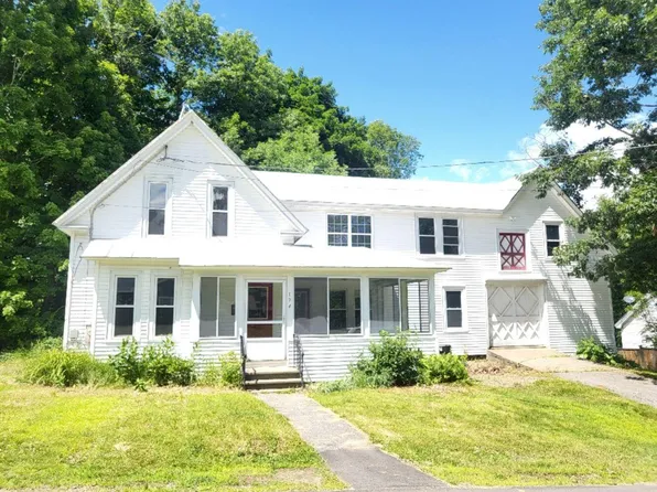 124 Lake Avenue, Farmington, ME 04938