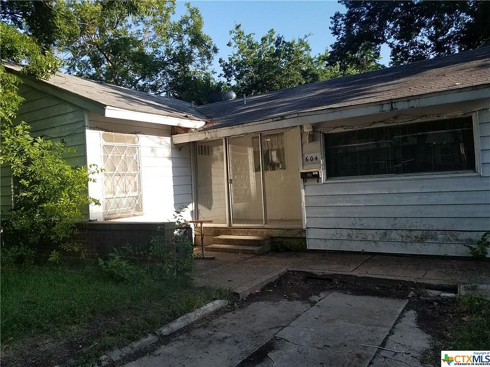 1st image of 604 E Dean Ave