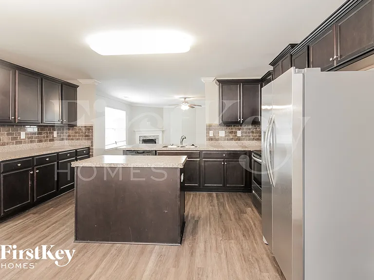 7516 Niccoline Ln — Photo 7