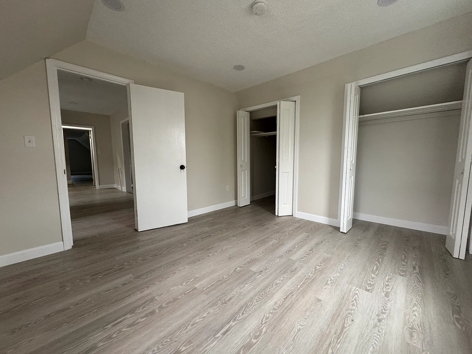 Studio, 500 sqft, $995 — Photo 4