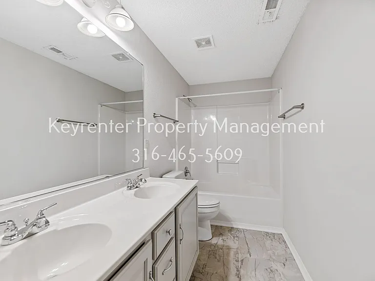 517 E Minneha Ave — Photo 32