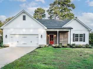 1229 Lawndale Dr, Graham, NC 27253