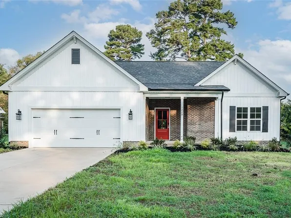 1229 Lawndale Dr, Graham, NC 27253