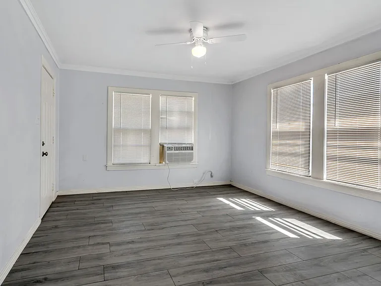 305 N Robinson St #D — Photo 21