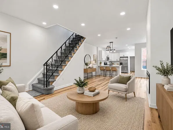 906 W Rockland St, Philadelphia, PA 19141