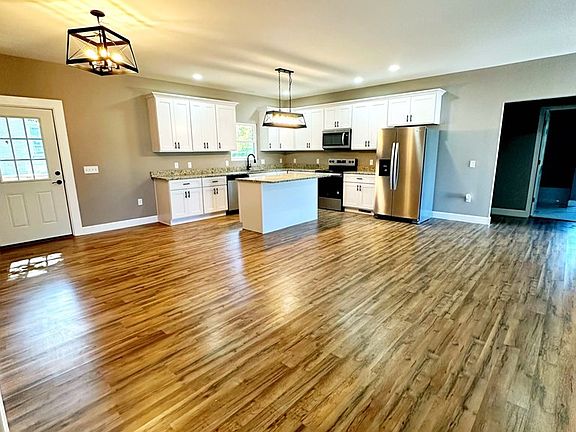 5th image of 633 Rockwell Dr