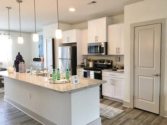 White Oak Grove Apartments — Photo 1