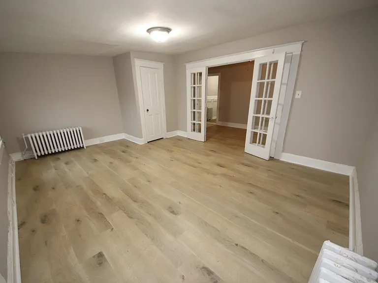 1422 Park Ave #4R — Photo 10