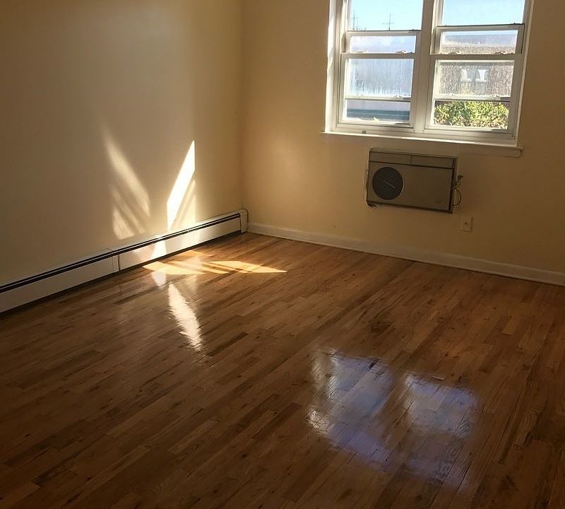 1st image of 2550 46th St #2