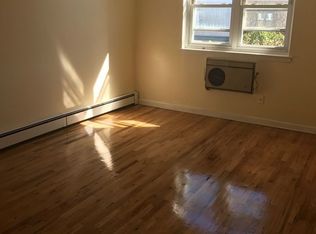 2550 46th St #2, Astoria, NY 11103