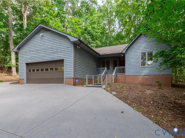 1702 Briery Rd, Farmville, VA 23901