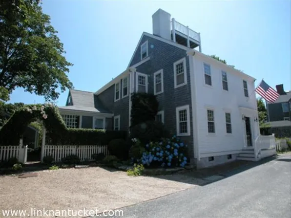 4 Mulberry St, Nantucket, MA 02554