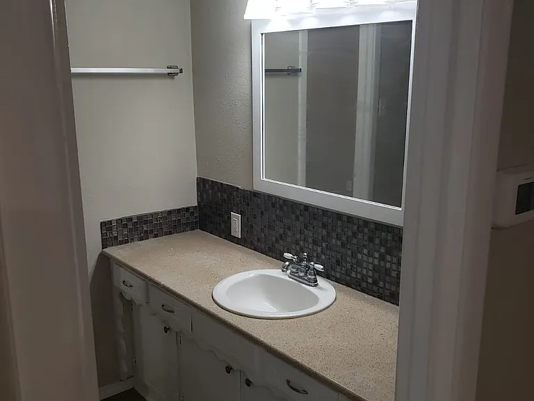 1421 Blanton Pl — Photo 12
