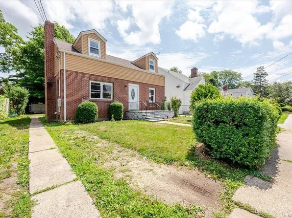 96 Meadowbrook Road, Hempstead, NY 11550