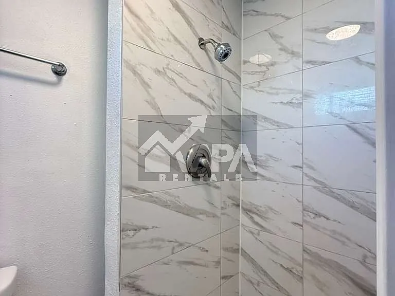 7210 Glen Trl — Photo 18