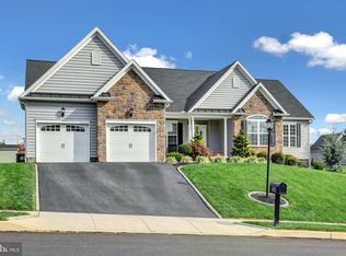 1082 Brian Ln, Hanover, PA 17331