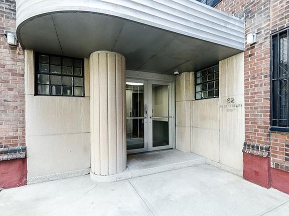 3rd image of 62 Park Ter W APT A19