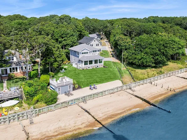 5218 Peconic Bay Boulevard, Laurel, NY 11948