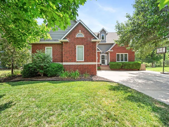 110 Dogwood Ct, Andover, KS 67002