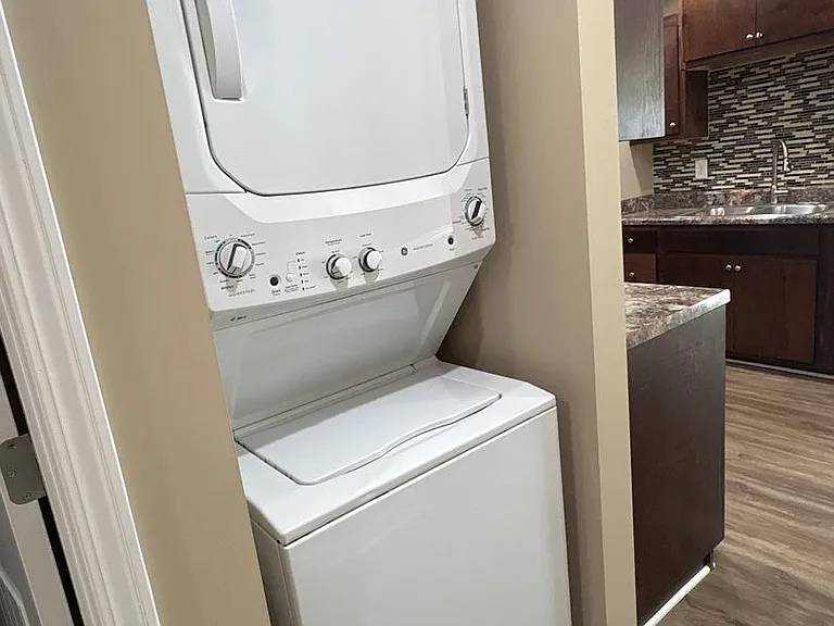 517 Weaver St #5 — Photo 14